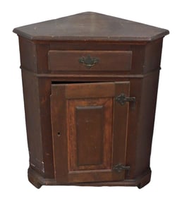 Floor corner cupboard, Pennsylvania, 18th C., pine, drawer, cupboard door with lift off spade form