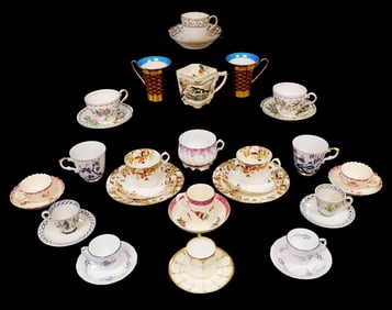 Spode, Limoges, Rosenthal, etc.: 30+ teacup assortment, most with saucers, some in pairs, 19th/20th