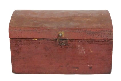 Domed box, American, 19th C., pine, nailed construction, repairs to back at hinges, in newer red