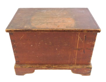 Diminutive blanket chest, American, late 18th/19th C., pine, box and till, dovetailed construction,