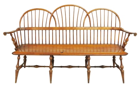 D.R. Dimes triple bow-back Windsor bench, fine 20th C. bench-made reproduction, shaped arms with