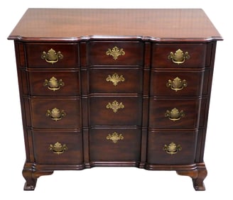 Kindel blockfront mahogany chest, Chippendale style, shaped top with molded edge, four graduated dra