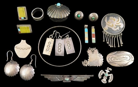 JEWELRY: Fifteen pieces of Southwest style silver, all stamped or tested, details include: three