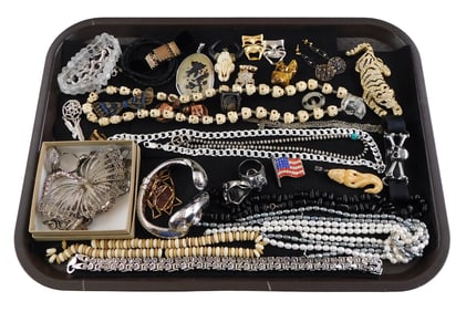 COSTUME JEWELRY: Thirty plus pieces including nine pieces in stamped or tested silver; various