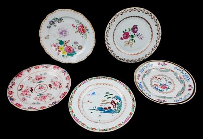 ASIAN: Five Chinese Export porcelain plates, late 18th/early 19th C., all hand-painted in a variety