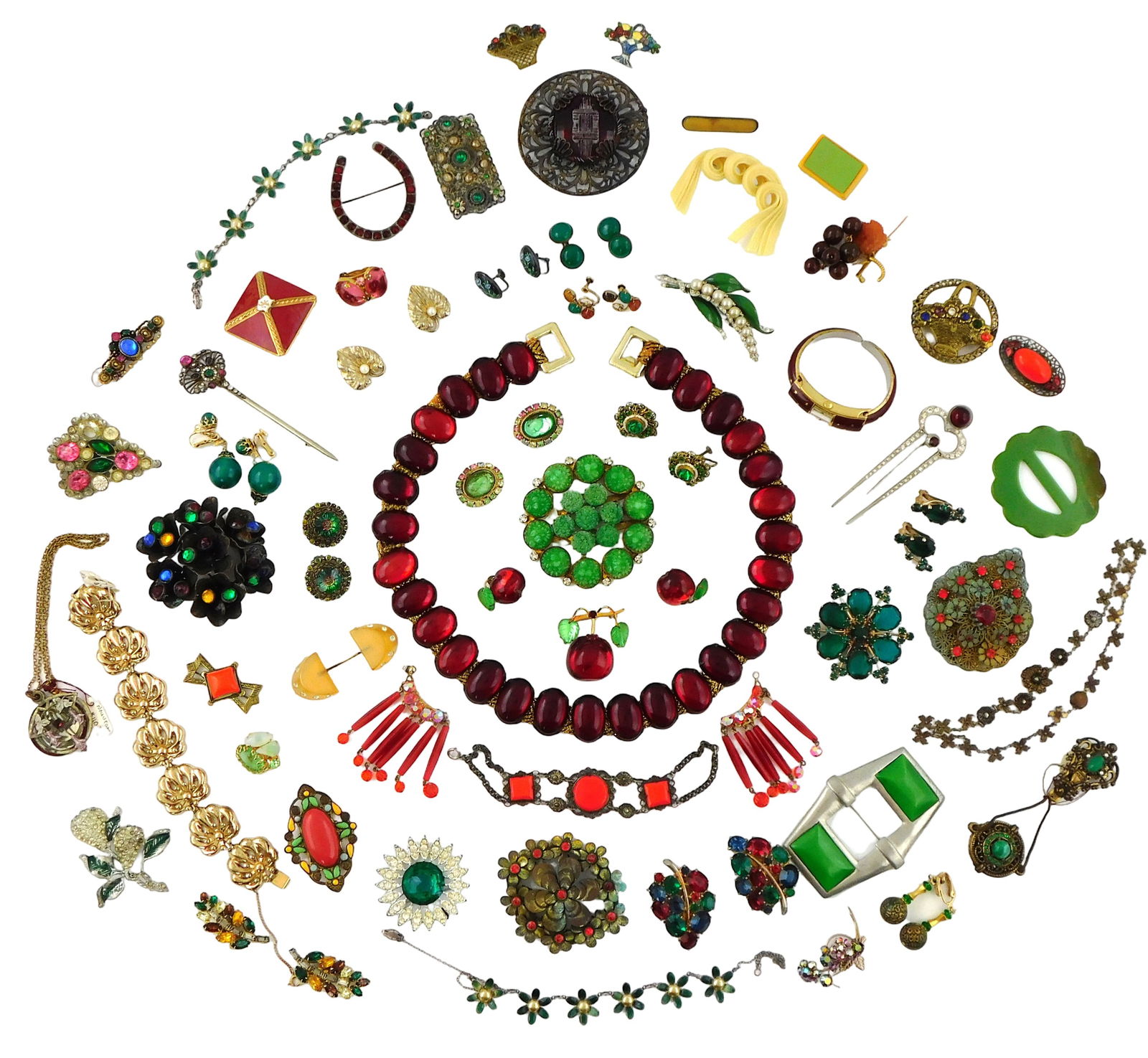 COSTUME JEWELRY: Sarah Coventry, Napier, Coro Craft, Trifari, Kandell & Marcus, etc., 30+ pieces,: COSTUME JEWELRY: Sarah Coventry, Napier, Coro Craft, Trifari, Kandell & Marcus, etc., 30+ pieces, many early and vintage, some appear to be Bakelite or similar, items of interest include: Sarah Covent