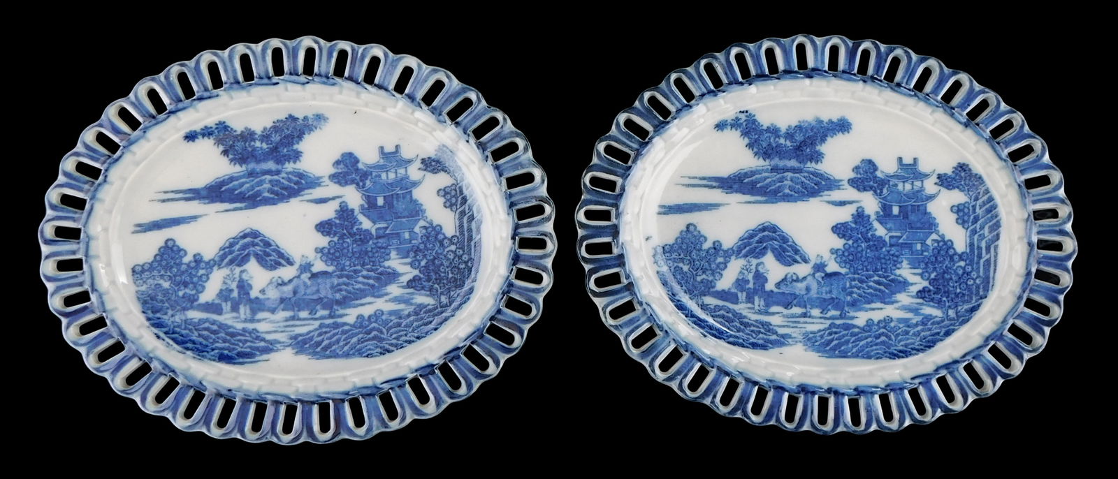 Pair of English pearlware chinoiserie oval plates, reticulated rims, center with chinoiserie (1 of 2)
