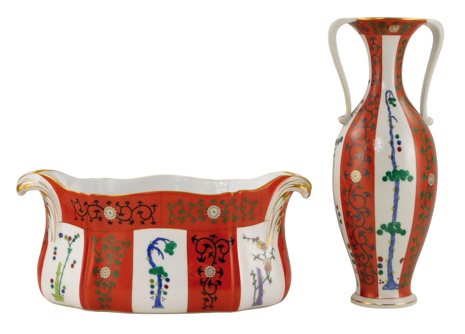 Herend "Godollo (Siang Rouge)" pattern servingware, two pieces, including: carafe with two arching: Herend "Godollo (Siang Rouge)" pattern servingware, two pieces, including: carafe with two arching handles flanking the neck, 13 1/4" h.; and serving bowl, 5 1/2" h. x 14" l.; wear consistent with age