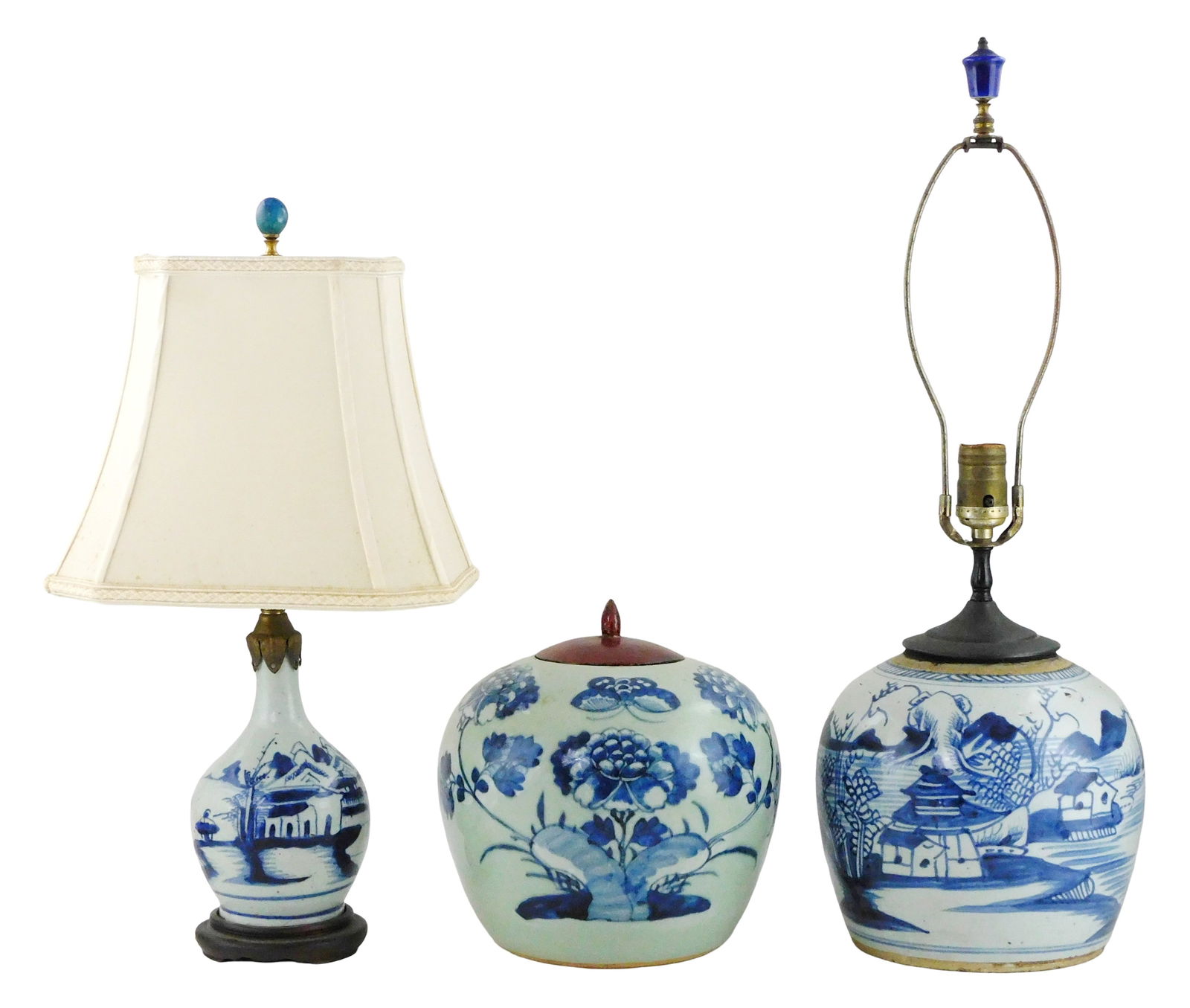 ASIAN: Three Chinese export blue and white porcelain jars and vessel, 19th C., Qing dynasty, two (1 of 4)