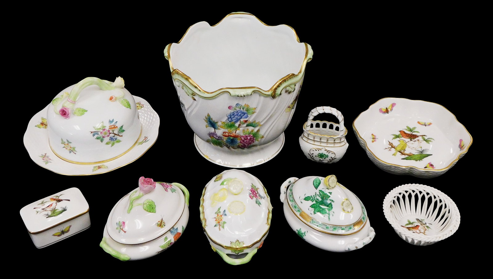 Nine Herend porcelain dinnerware and more, 20th C., Hungary, all with makers mark to base, all white (1 of 3)