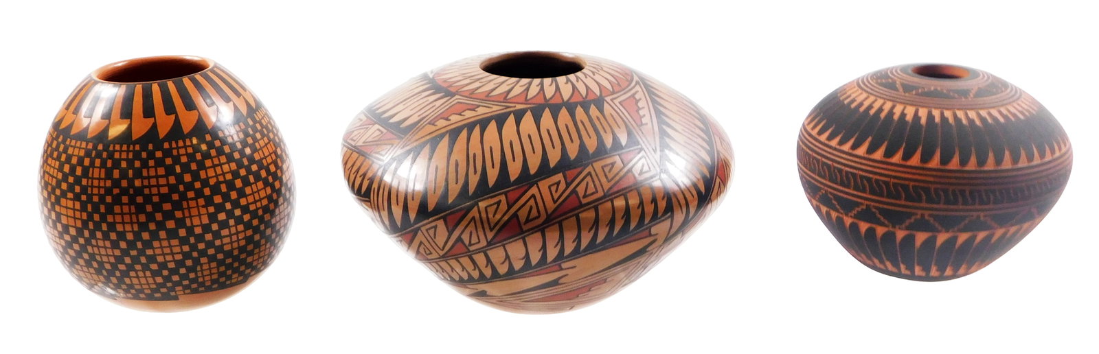 TRIBAL: Three southwestern ceramic olla and seed pots, Mata Ortiz and Navajo, 20th-21st C., (1 of 7)