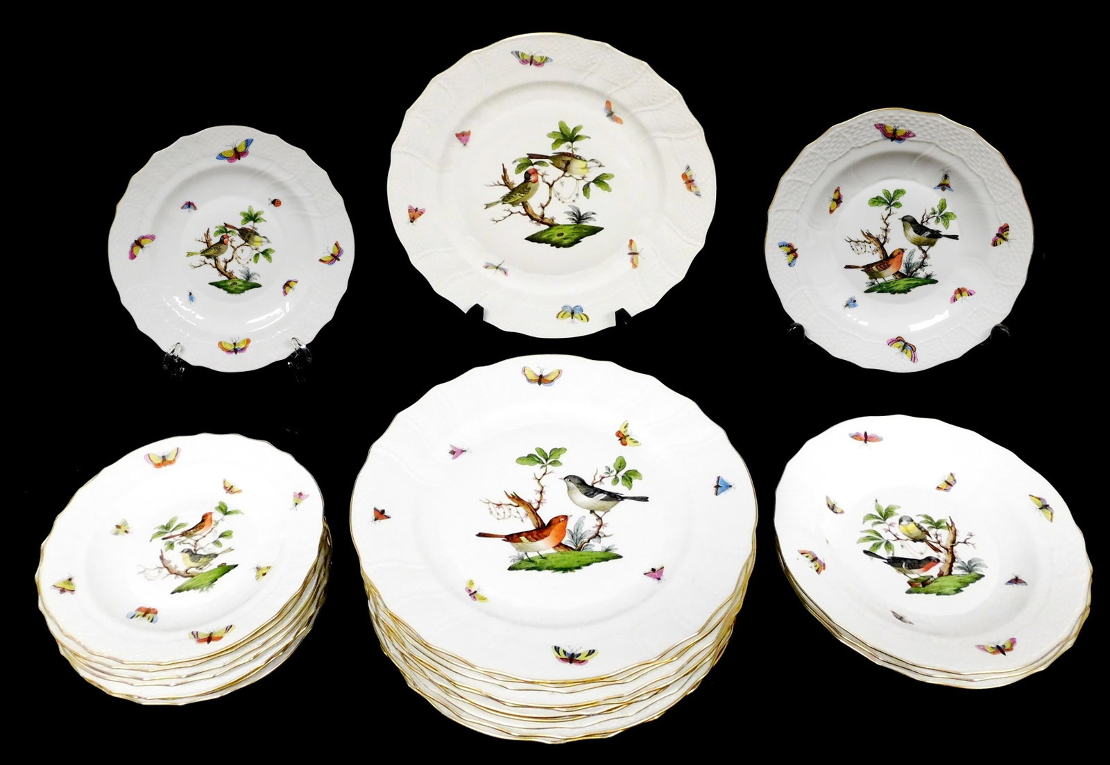 Herend 'Rothschild Bird' pattern hand-painted porcelain dinnerware, twenty three pieces, 20th C., (1 of 5)
