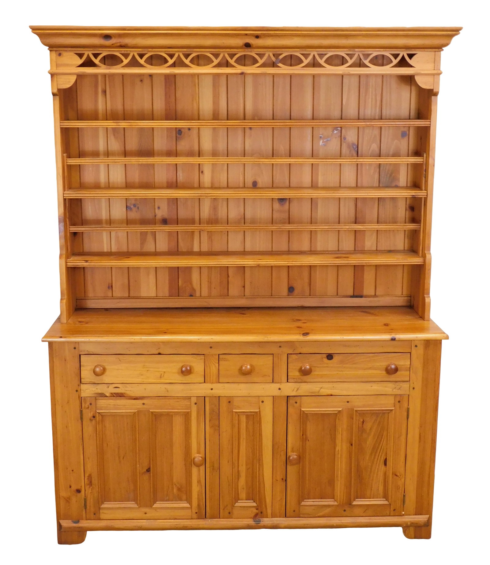 Ethan Allen two-part Welsh cupboard/dresser, pine, 20th C., upper display shelves above cabinet with (1 of 4)