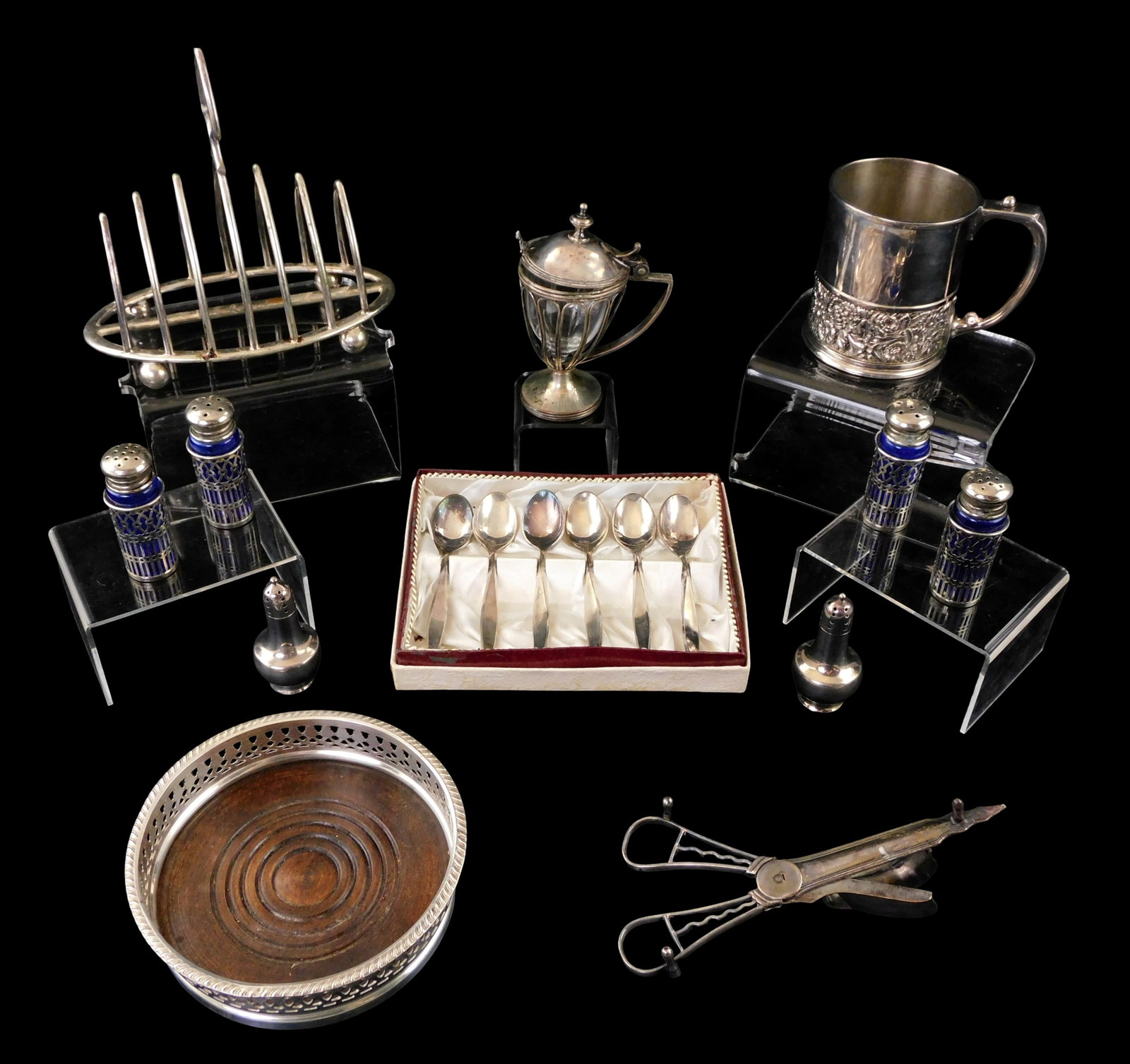 SILVERPLATE: Silverplate servingware and utilitarian tools, eighteen pieces, late 19th-20th C., (1 of 8)