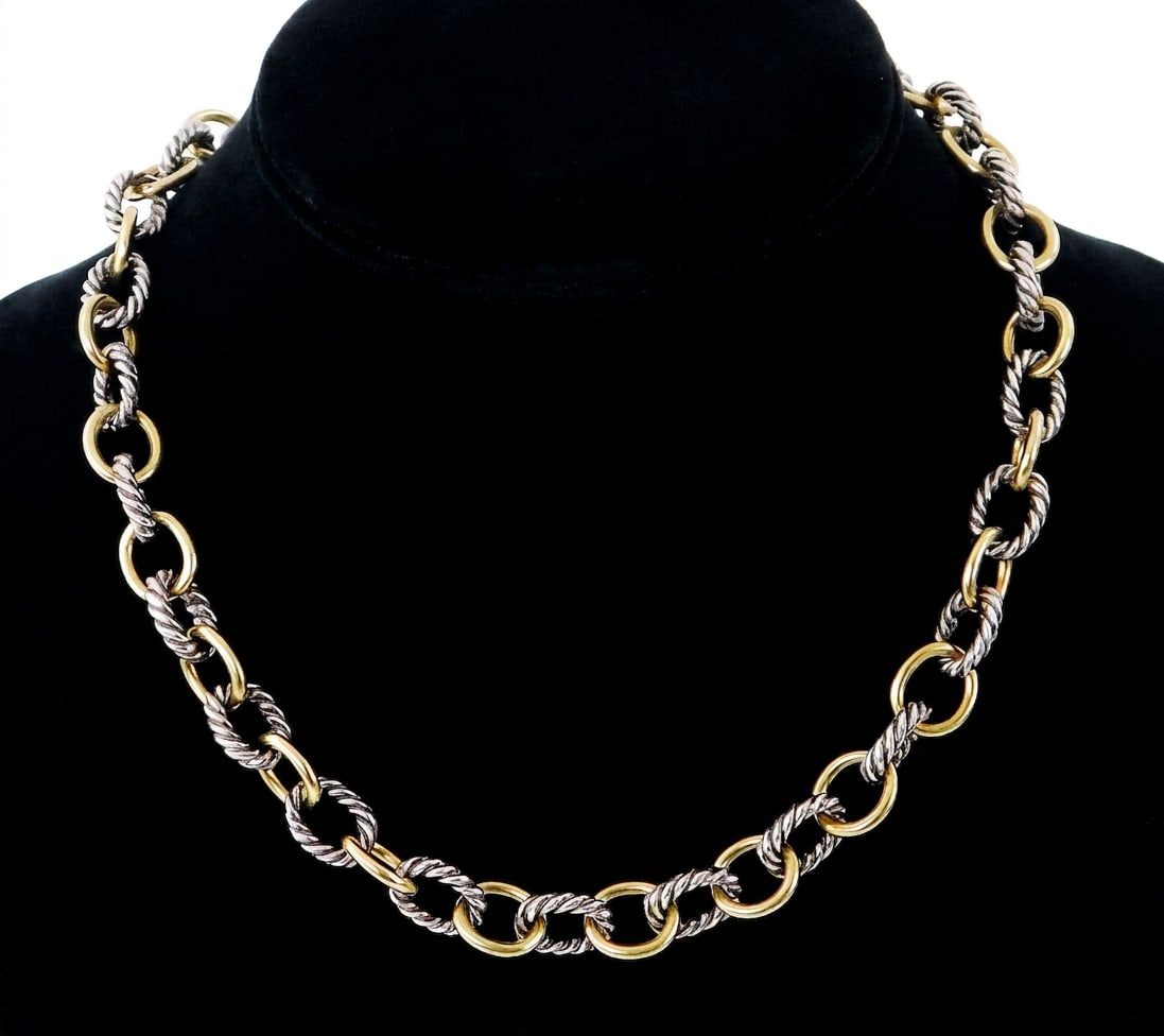 JEWELRY: David Yurman 18K and sterling silver oval link chain necklace, design features alternating: JEWELRY: David Yurman 18K and sterling silver oval link chain necklace, design features alternating sterling cable links and polished 18K links, hallmarked "D.Y., 750, 925" to interior arm of clasp (o