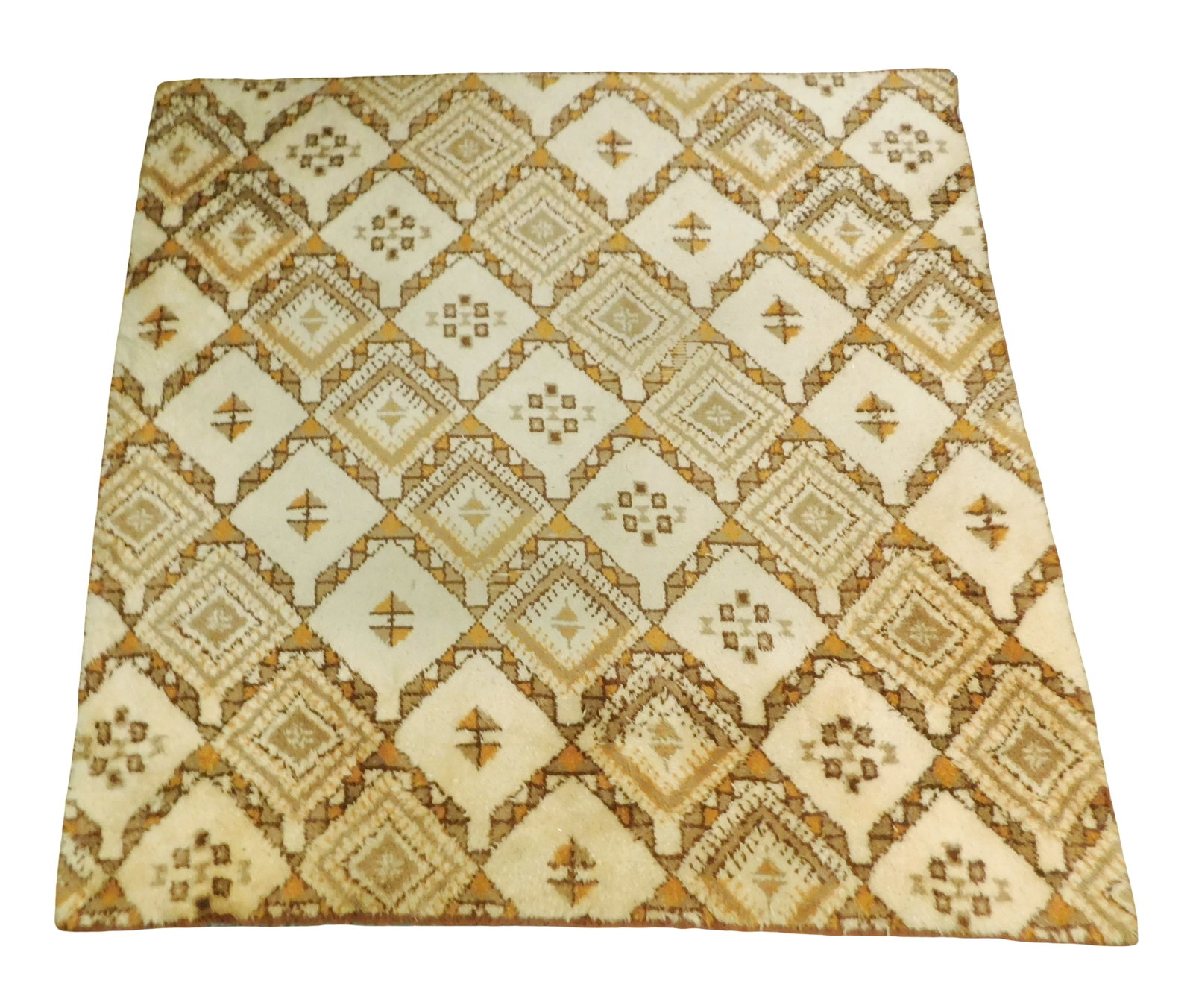 RUG: Modern hand tufted shag carpet, 8' 10" x 9', wool on cotton, neoclassical Caucasian and: RUG: Modern hand tufted shag carpet, 8' 10" x 9', wool on cotton, neoclassical Caucasian and American Indian geometrical motifs, cream ground, with orange and brown accents, wear consistent with age i