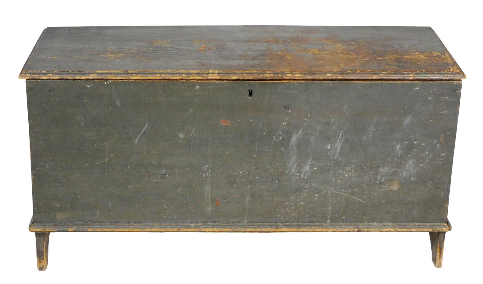 Blanket chest, 18th C., possibly Higganum CT, pine, nailed construction, old blue/grey paint, traces (1 of 8)