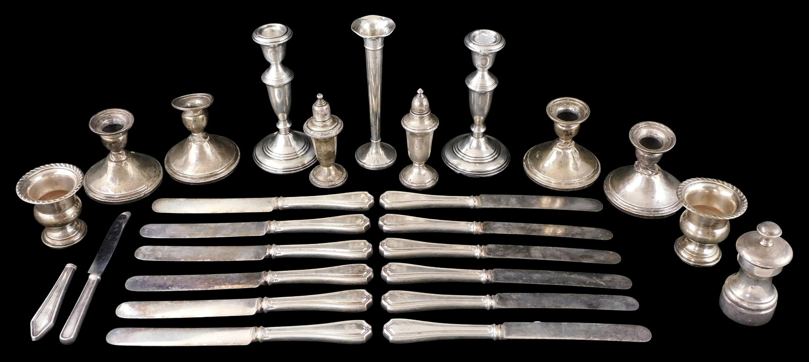 STERLING: Twenty-six pieces of weighted silver, many damaged, all estimated at .5 ozt each, pieces (1 of 4)