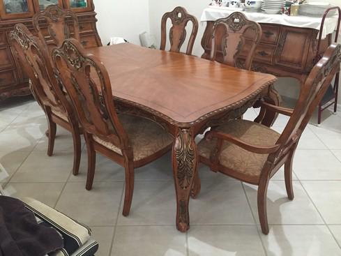 Dining Rm.Table (2-18"leafs) 6-Chairs + PADS: Dining Rm.Table (2-18"leafs) 6-Chairs + PADS Dimensions: 30.5" x 72" x 44"