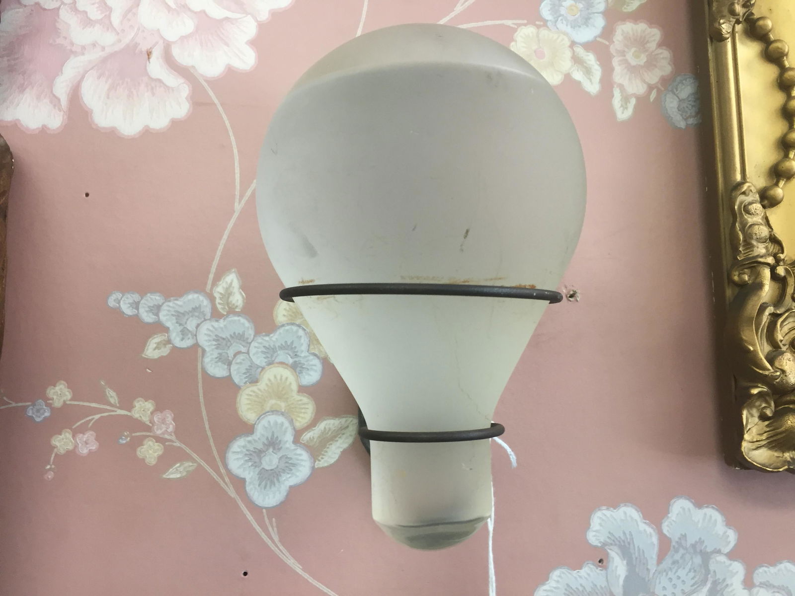 Red Comet Fire Extinguisher (wall mount): Red Comet Fire Extinguisher (wall mount)