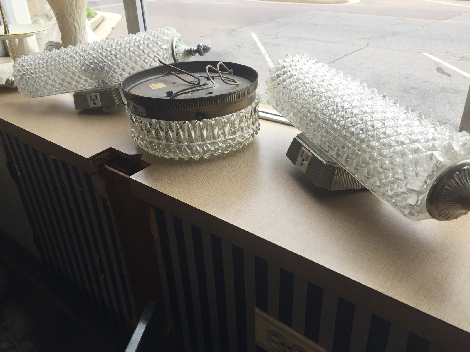 Lights, Ceiling Light(8.5"dia) & 2-Lights: Lights, Ceiling Light(8.5"dia) & 2-Lights w/receptables(19"h-4"w)