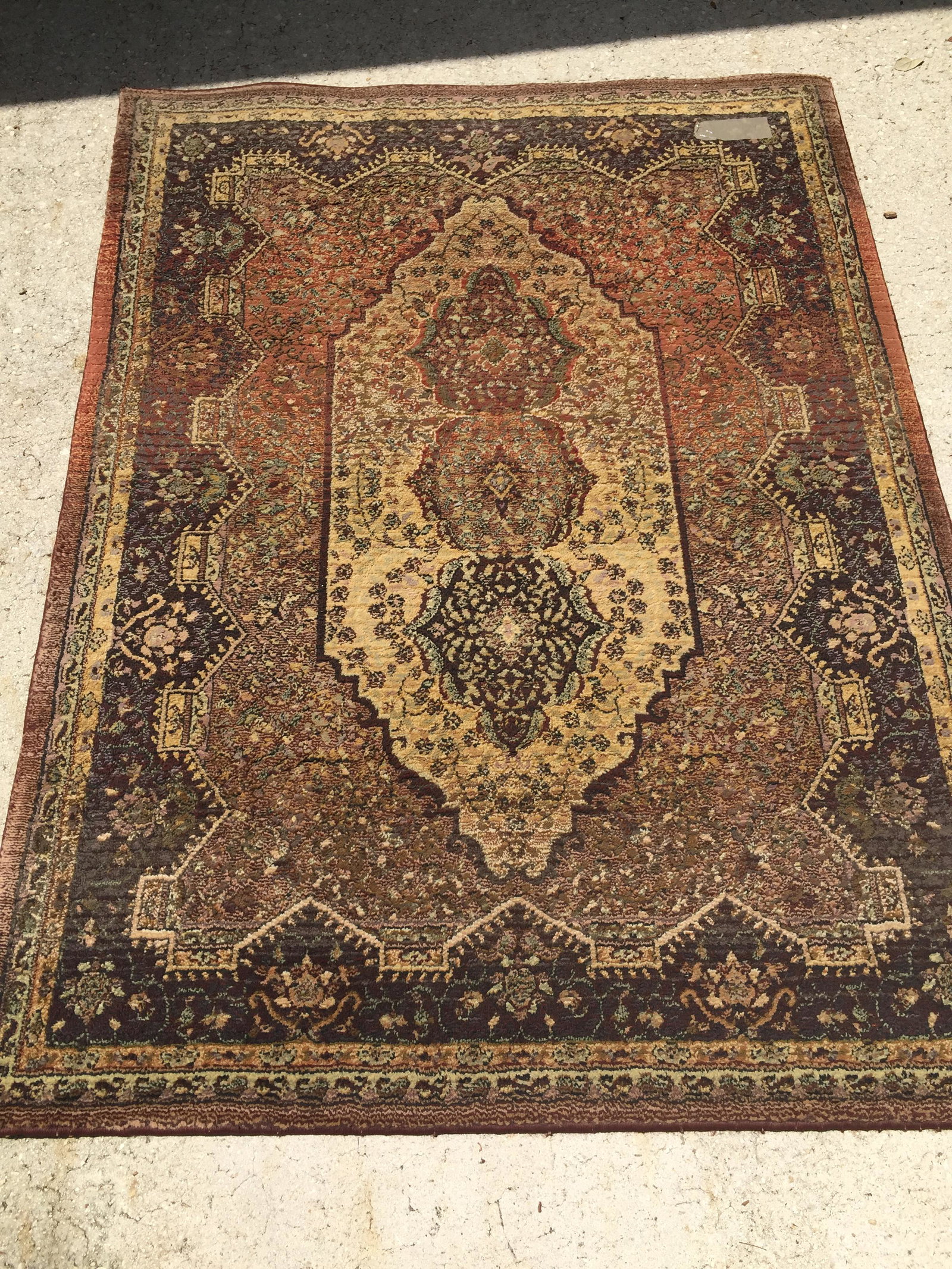 BROWN/BEIGE AREA RUG 5’3” X 3’: BROWN/BEIGE AREA RUG 5’3” X 3’10”