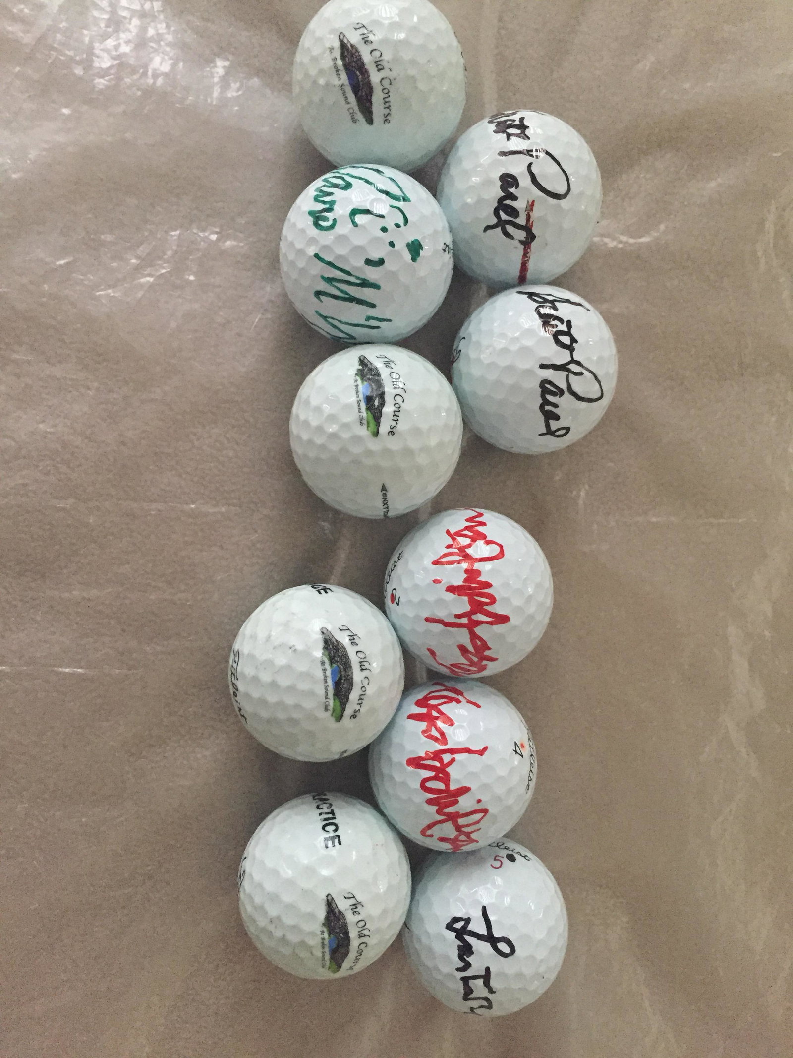 ASSORTED GOLF BALLS, SOME SIGNED (SCOTT PAREL & MORE): ASSORTED GOLF BALLS, SOME SIGNED (SCOTT PAREL & MORE)