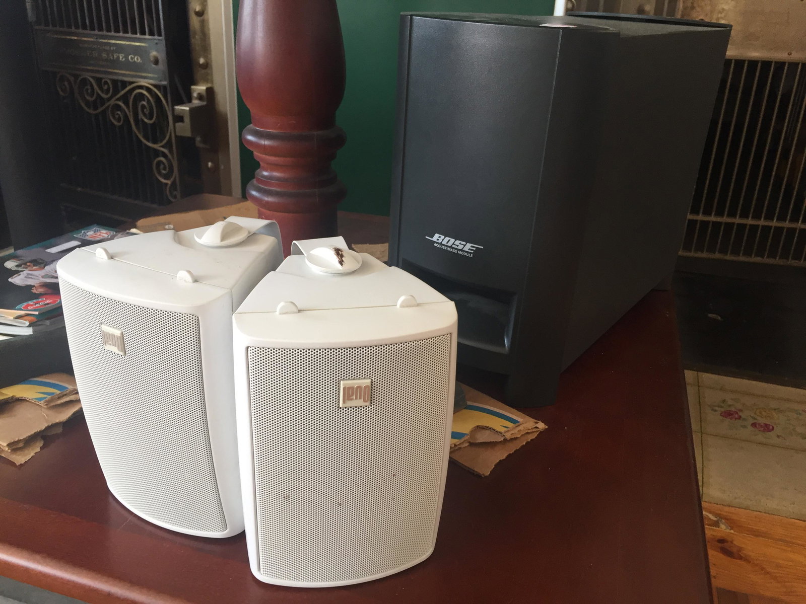 Sound System: Bose Surround Sound Woffer w/2-Dual Speakers Consigner CH