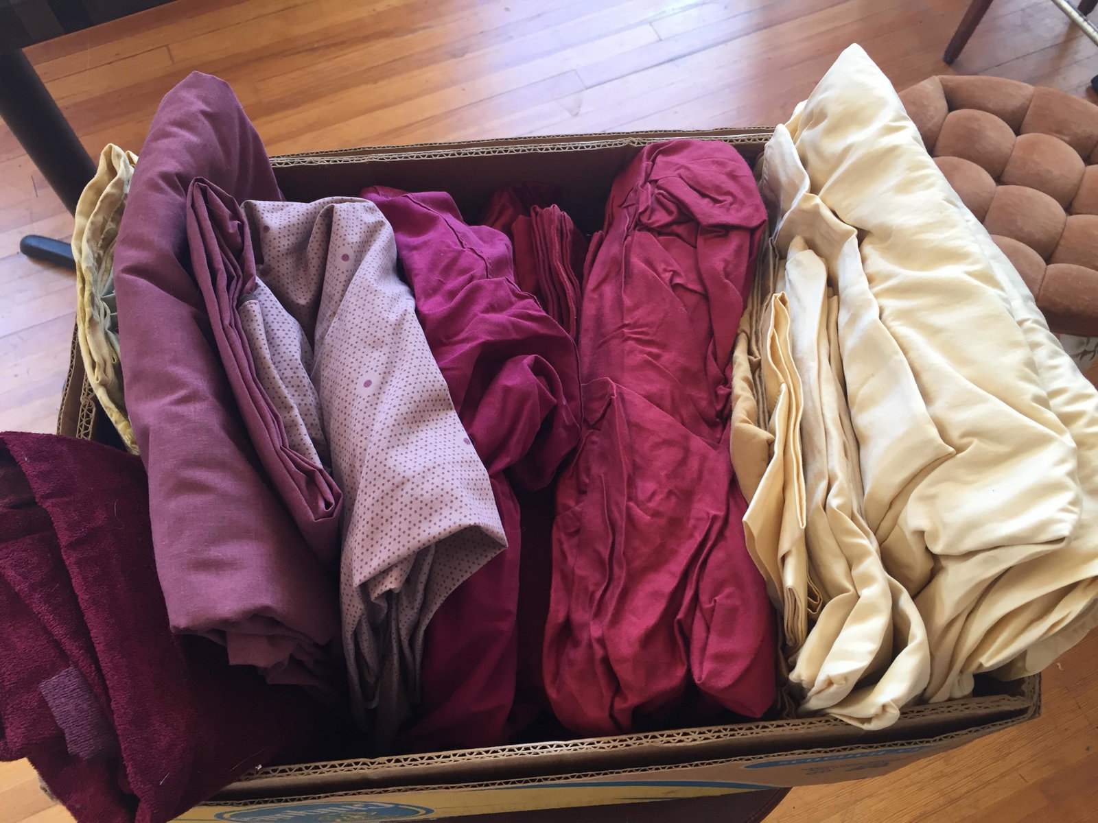 Linen: Box of Misc. Linen, some King Size Consigner CH