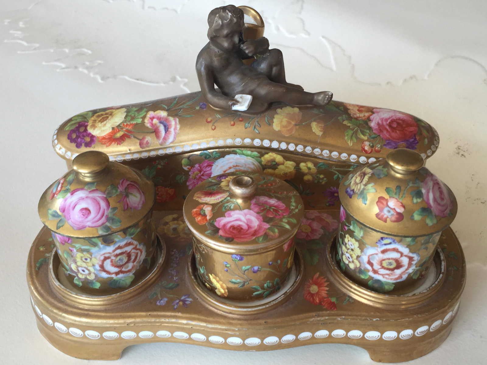 Spode Inkwell: Antique Hand Painted Spode Inkwell, Original Inkwell with matching numbers. Looks like arm repair & tip of nose.