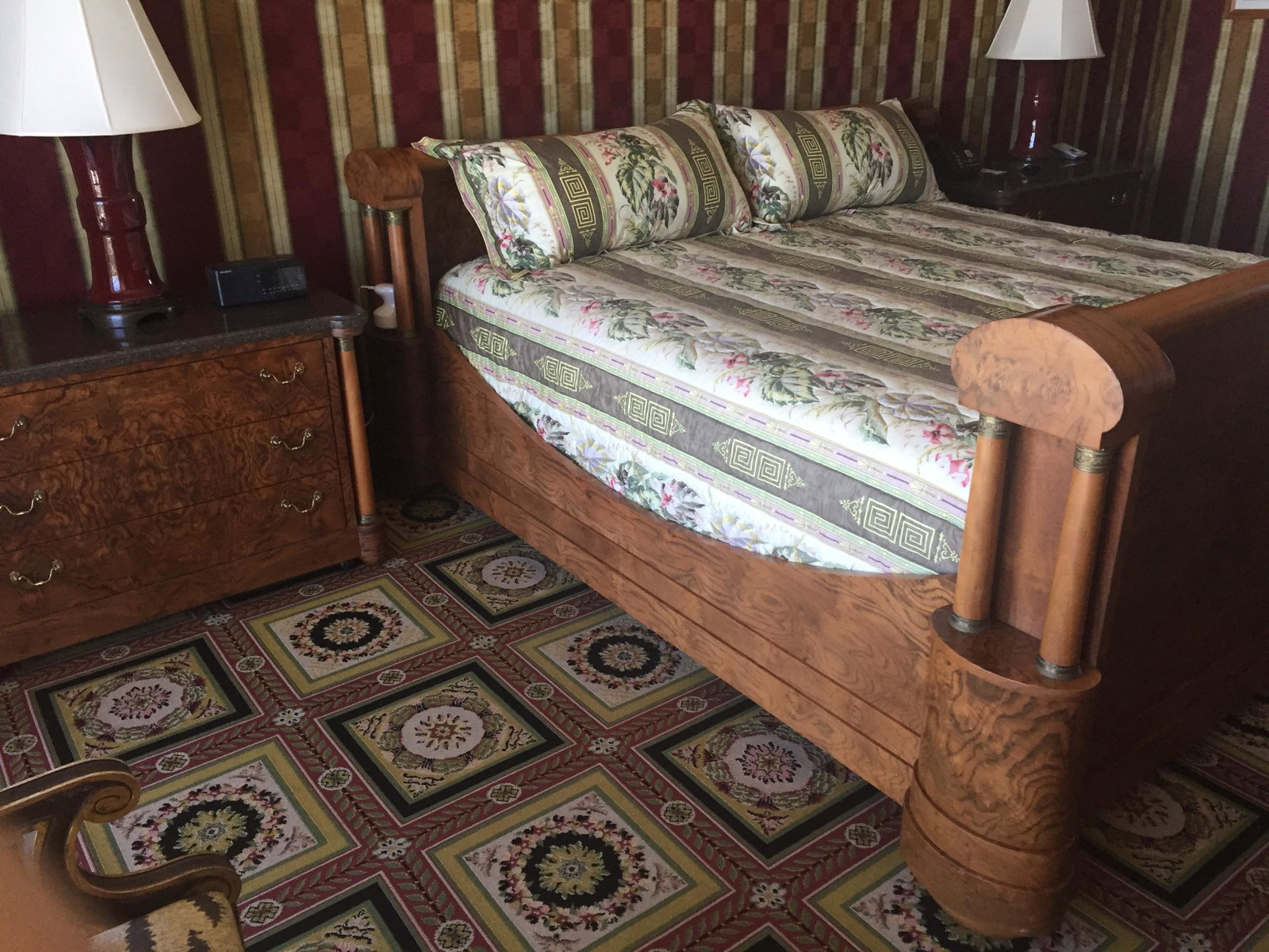 King Size Bed: Patella King Size Burlwood Bed (made in Canada) Consigner HP