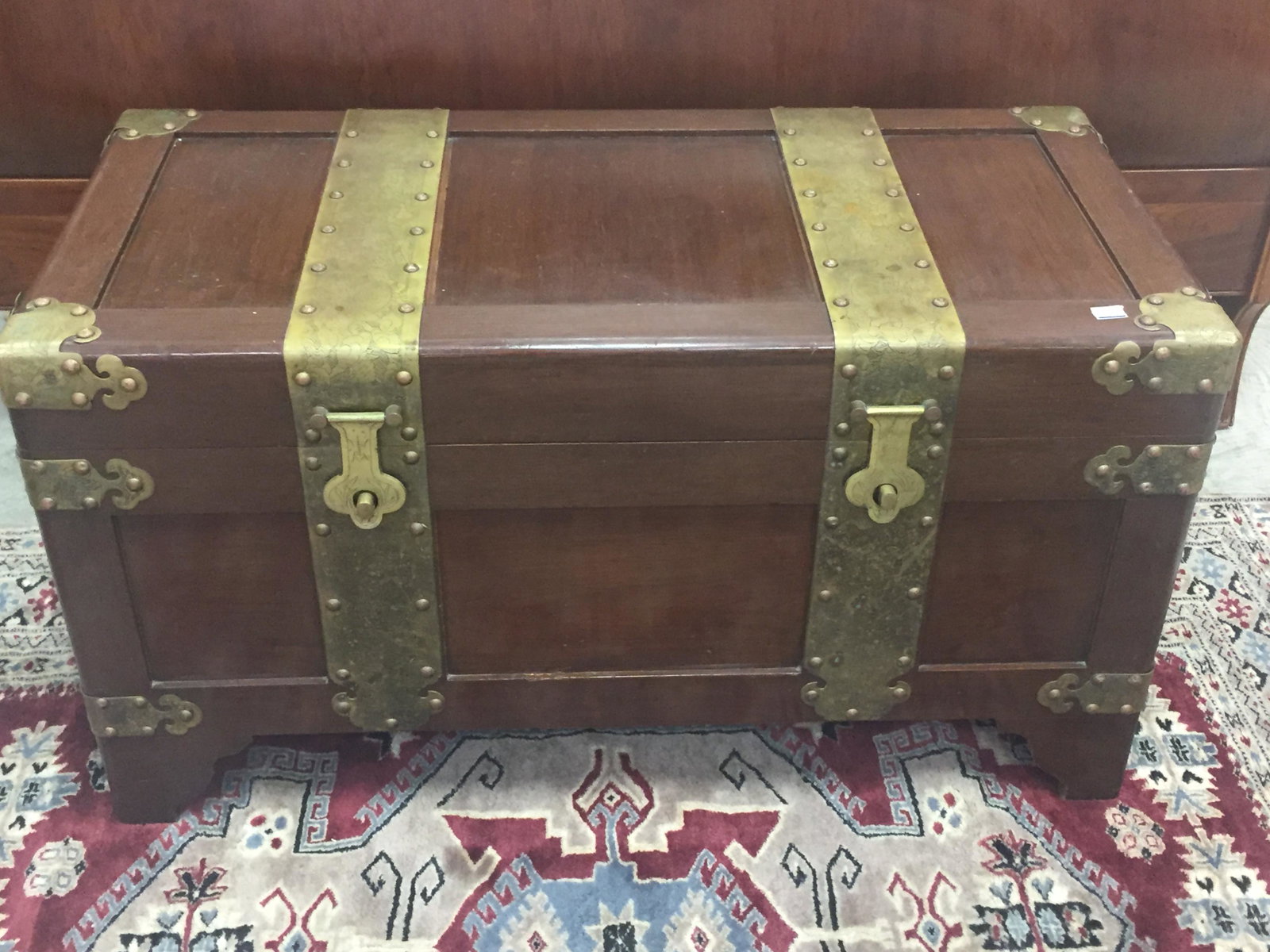 TRUNKS: VINTAGE ROSEWOOD TRUNK W/BRONZE STAPS 20"h x 37"w x 18"d