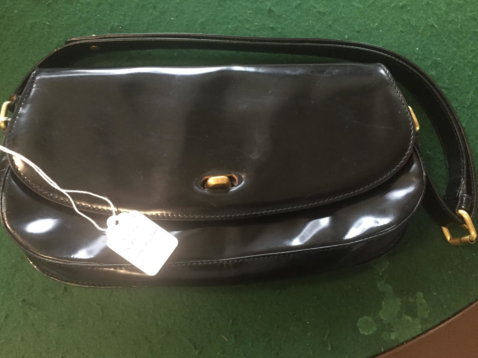 ISAAC MIZRAHI-HANDBAG: ISAAC MIZRAHI BLACK HAND BAG
