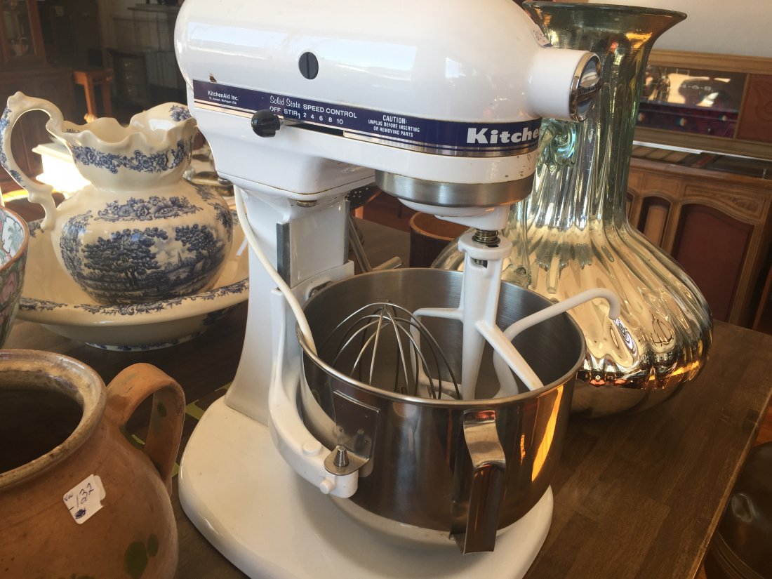 Kitchen Aid Mixer: Kitchen Aid Mixer w/3-Attachments. Came from the Gourmet Kitchen of Old City Hall. Model KSM5