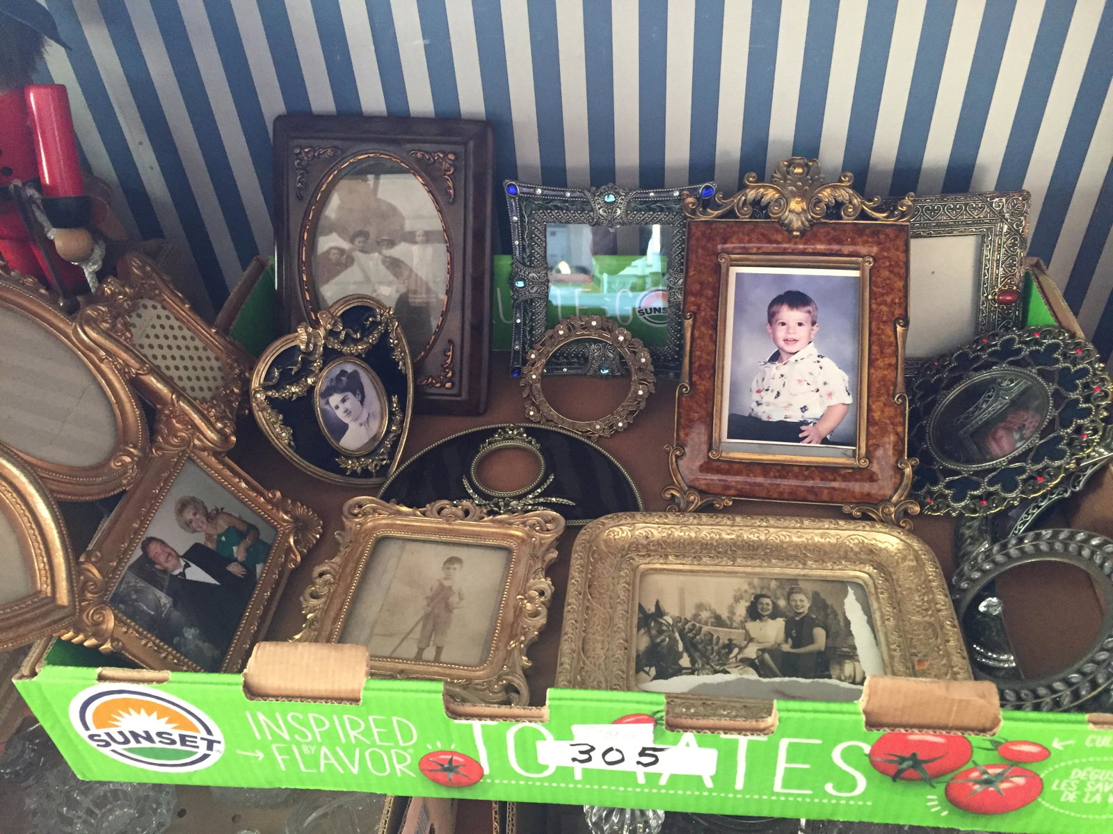 Picture Frams: Box Picture Frames