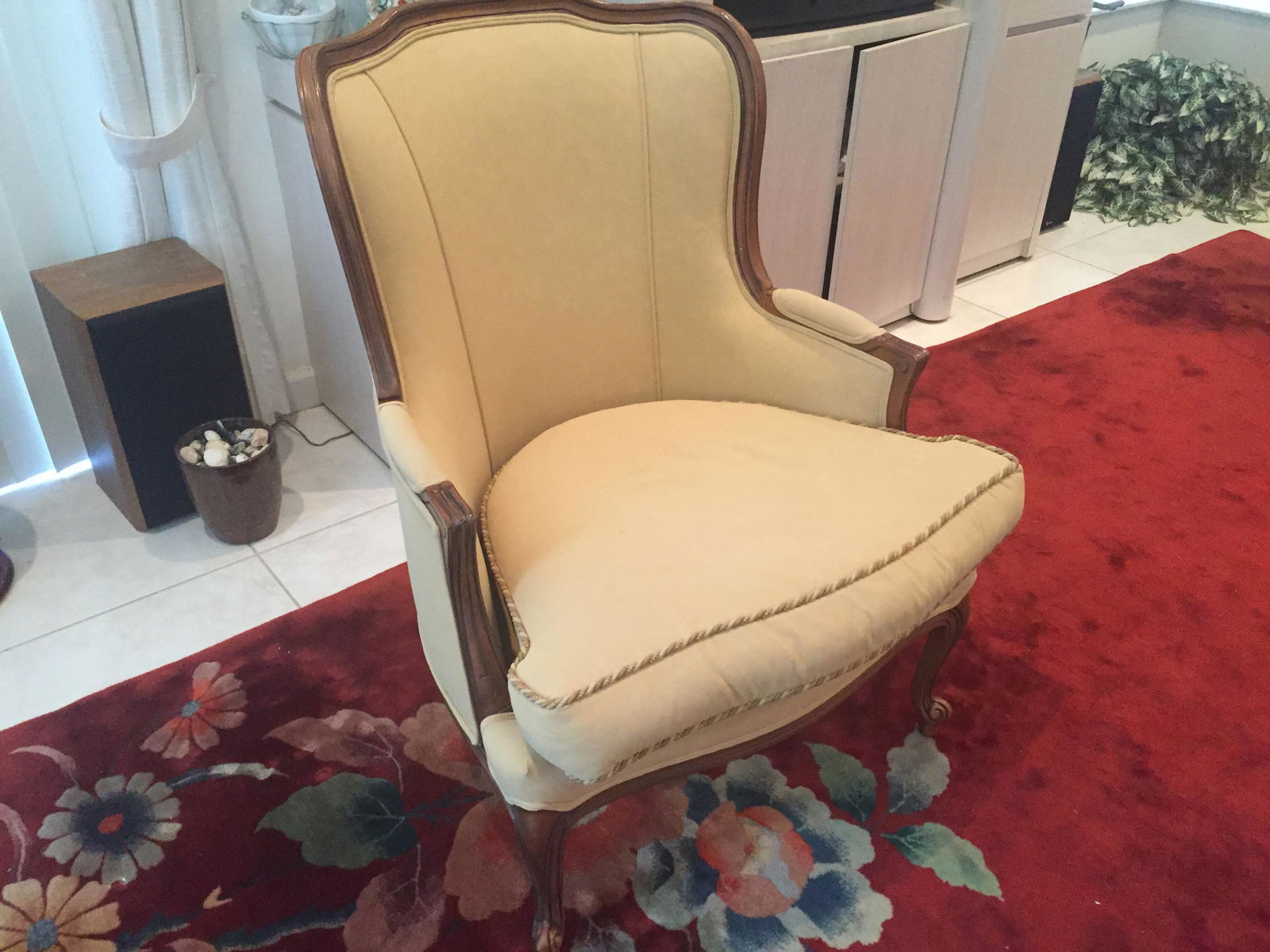 Chair-Ethan Allen: Ethan Allen Arm Chair, 38.5"h x 28"w x 32"d