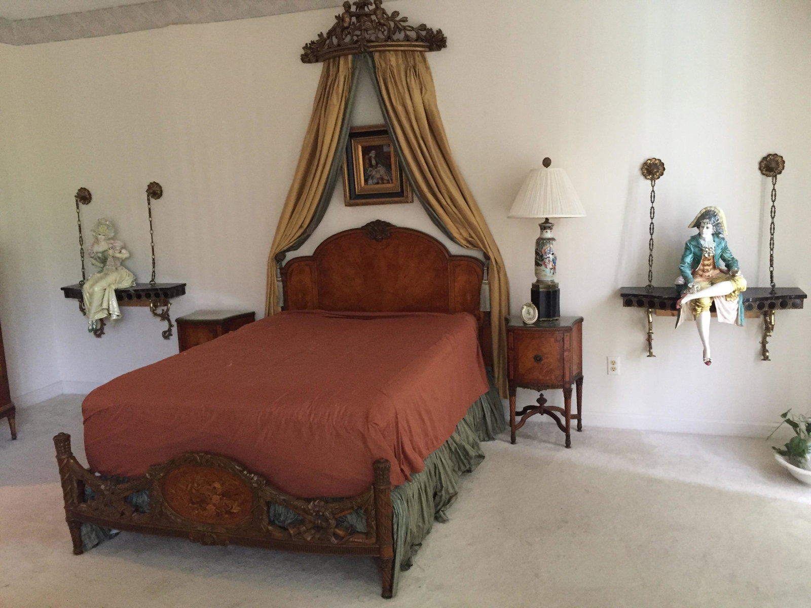 Bedroom-Bed: Mahogany & Camphor Wood Standard Antique Bed, 48"h x 58"w