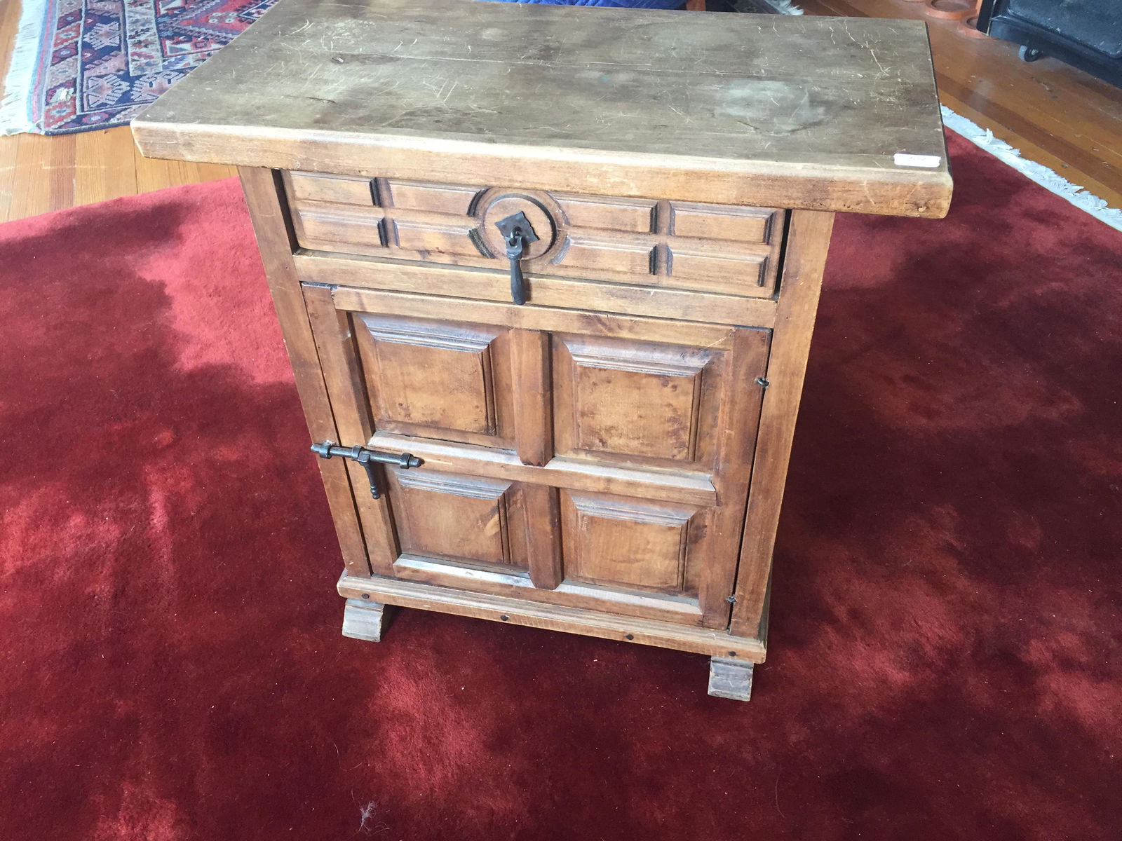 Small Cabinet (1 of 5)