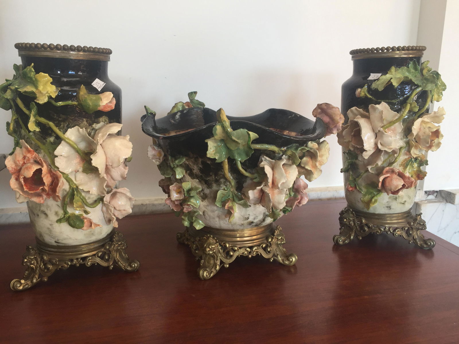 Majolica-.Jardiniere Vases (1 of 12)