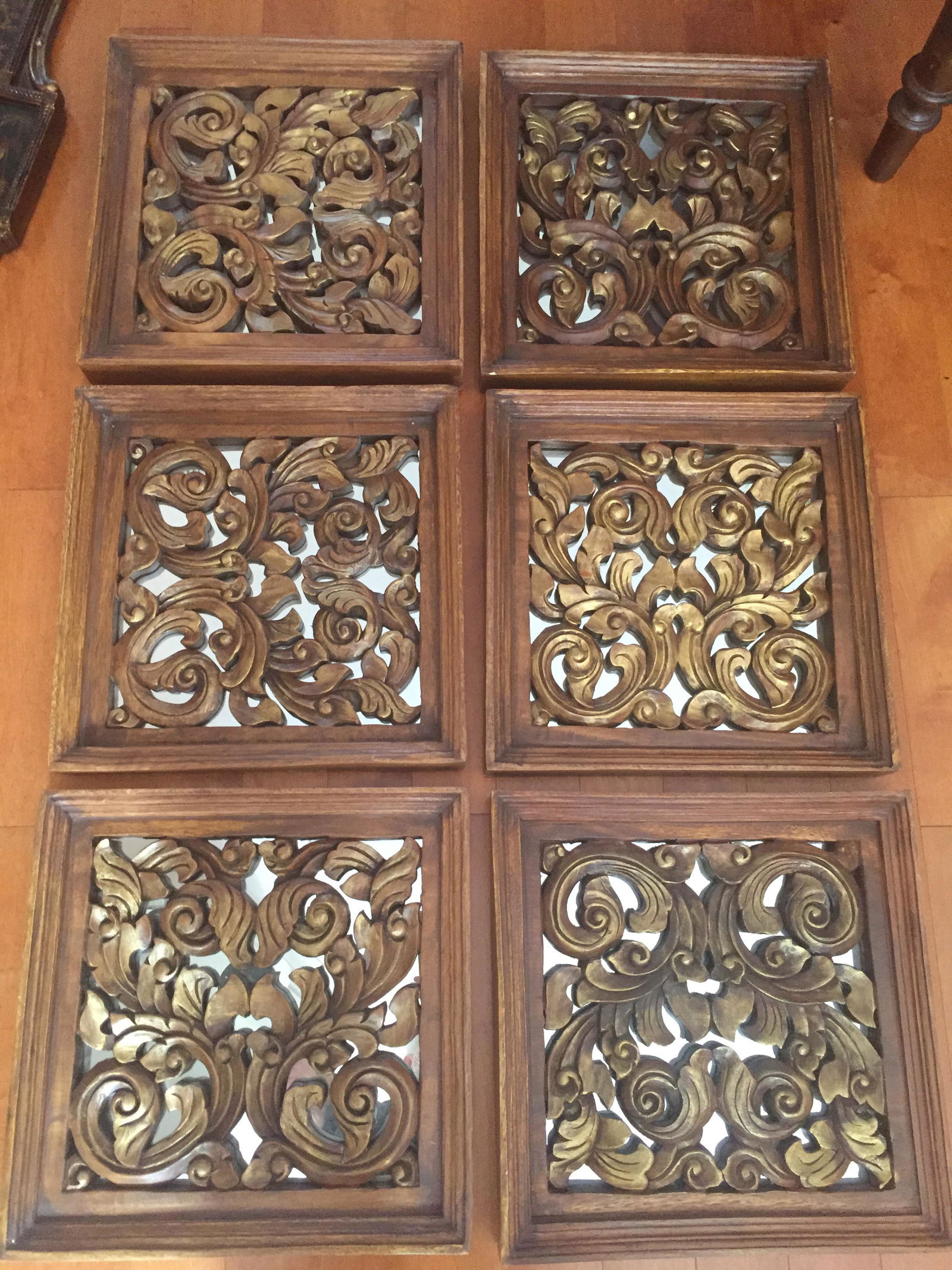 Mirrored Wall Plaques (1 of 2)