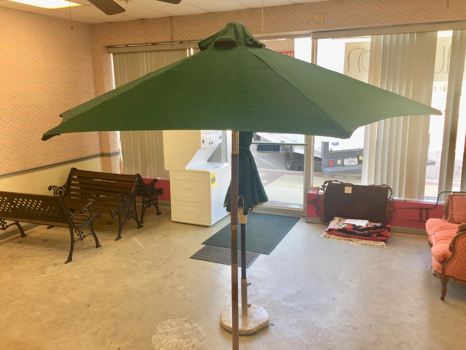 Umbrella w/Stand: Umbrella, tilts, wood pole with base (base has handle for easy carring)