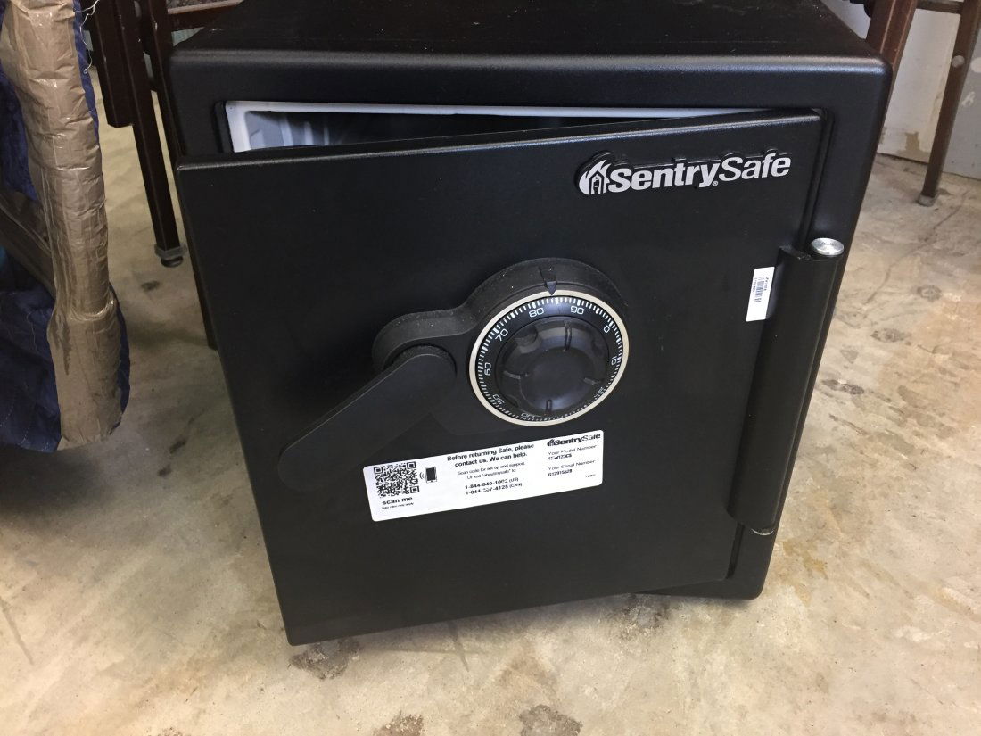 Sentry/Safe: Sentry Safe, Model SFW123CS 18h x 16w x 17d (NEW, Never used it. Still has factory combination w/instructions.)