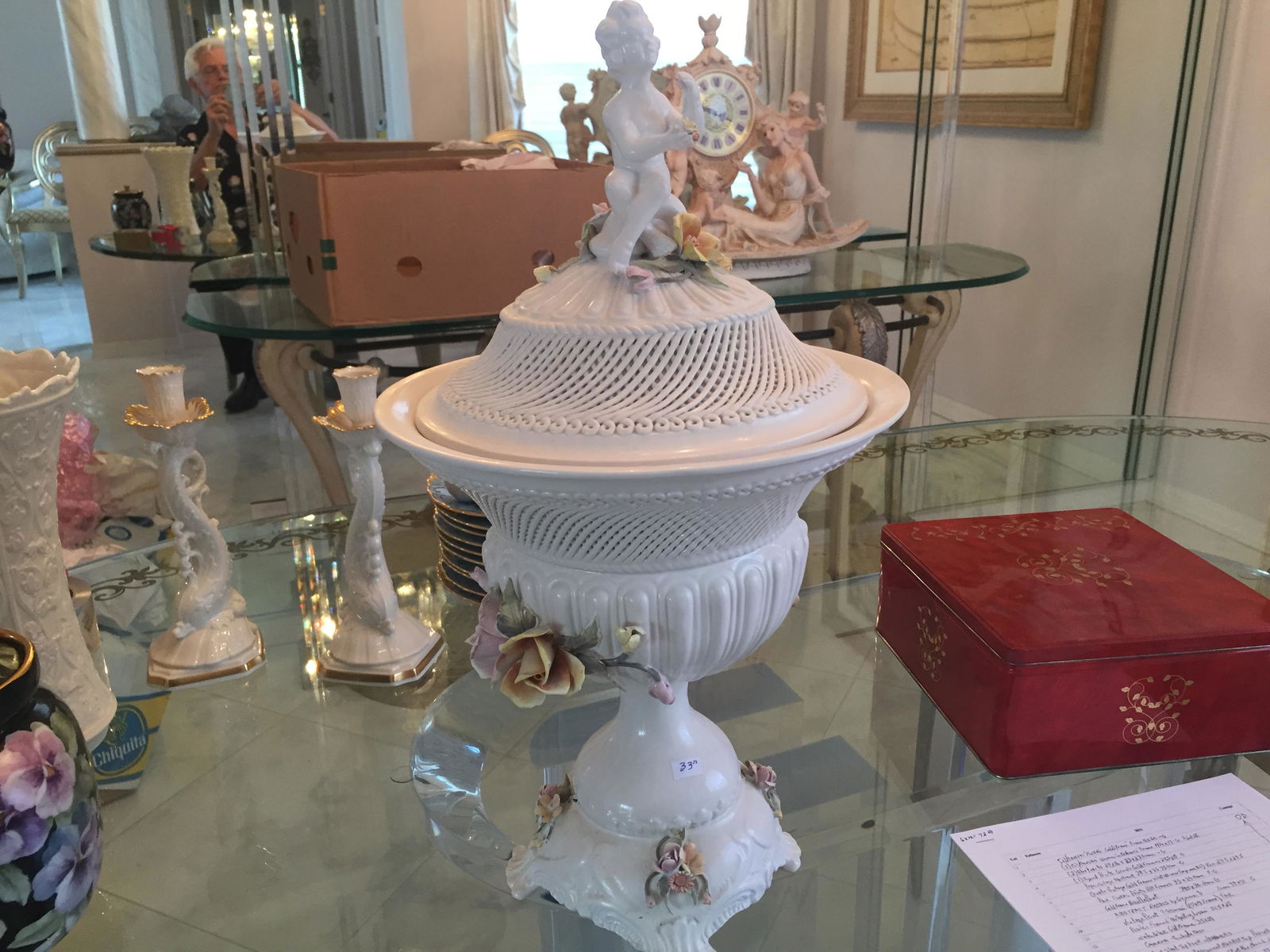 Urn w/attach.Flowers (1 of 6)