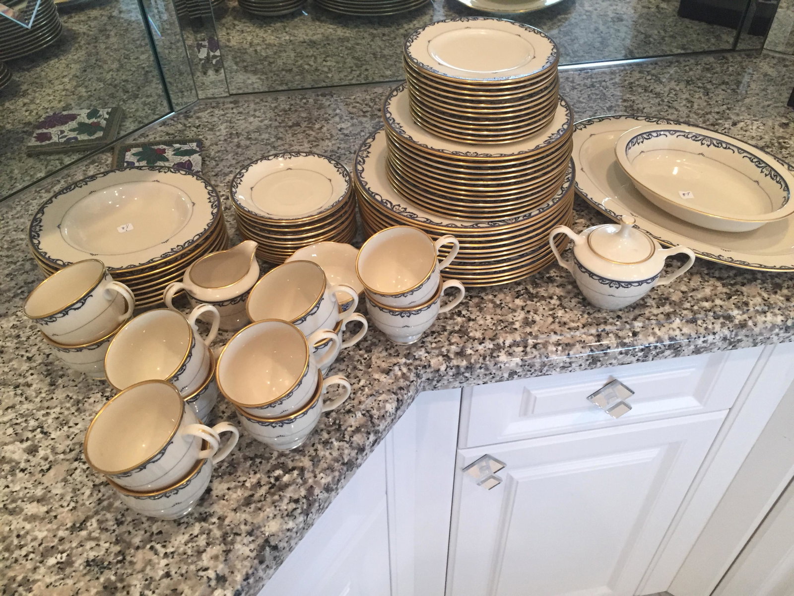 Lenox BL/WH Assort.: Assortment of BL/Wh Lenox 'Liberty'