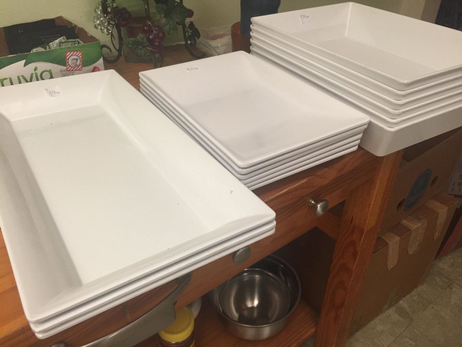 15-AMC Melamine Dishes: American Metal Craft Melamine Dishes (3)9x18 (6)8x12.5 (6)10x13.75