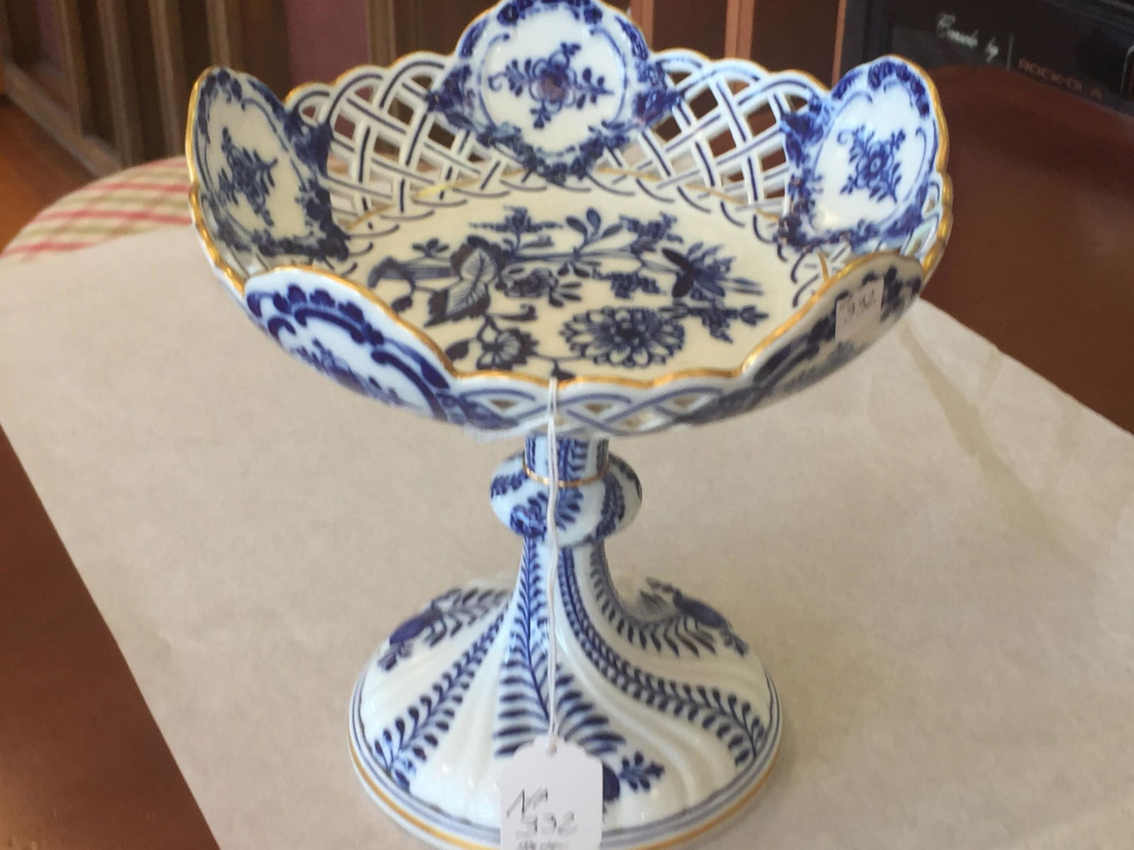 Meissen Bl/Wh Compote (1 of 3)