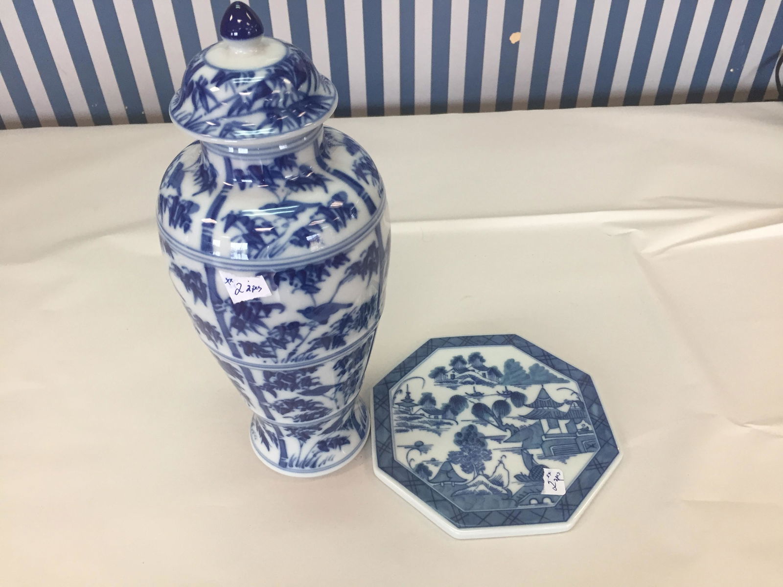 2pcs. Mottahedeh Blue/White (1 of 4)