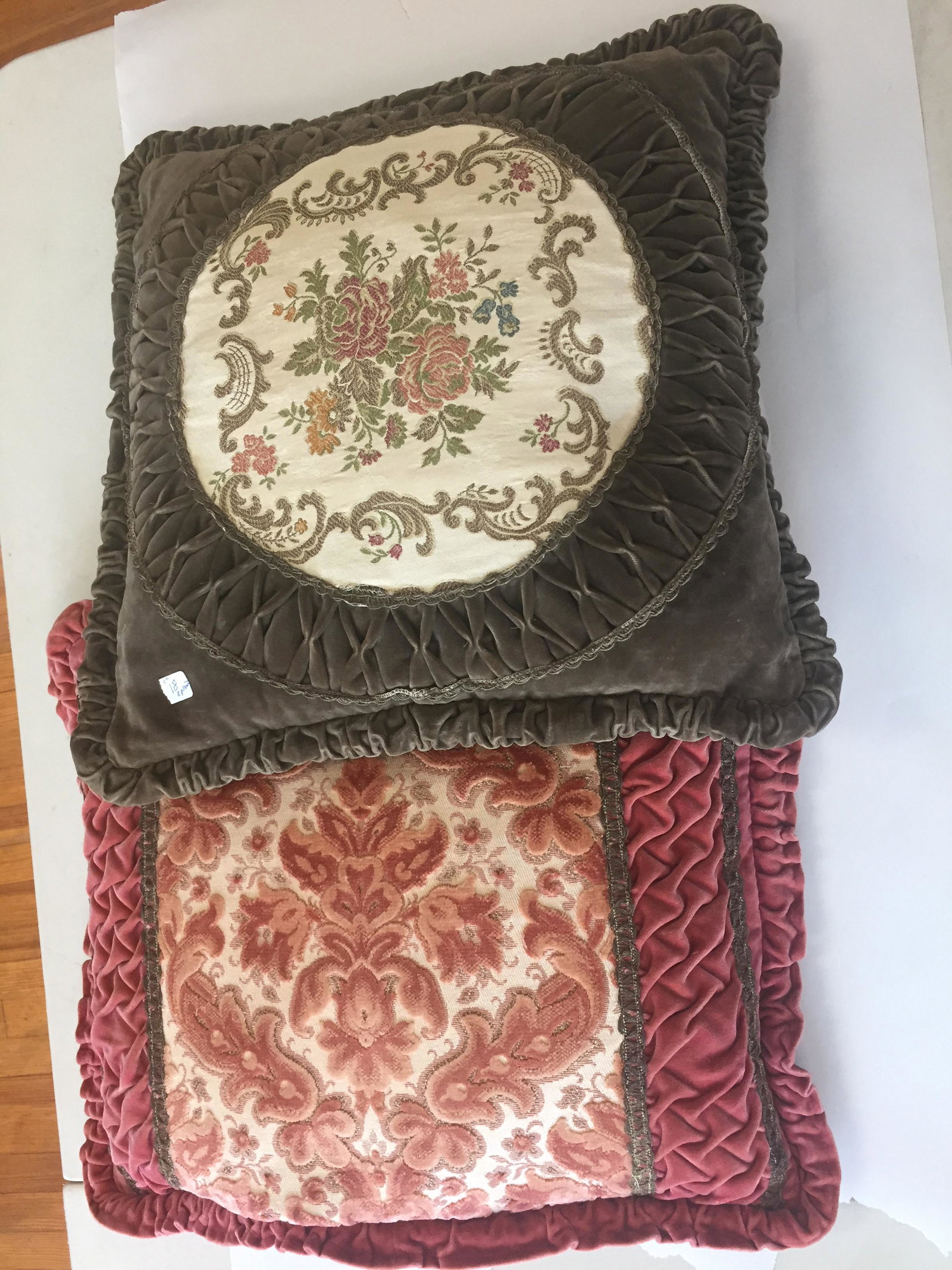 2-Throw Pillows (1 of 5)