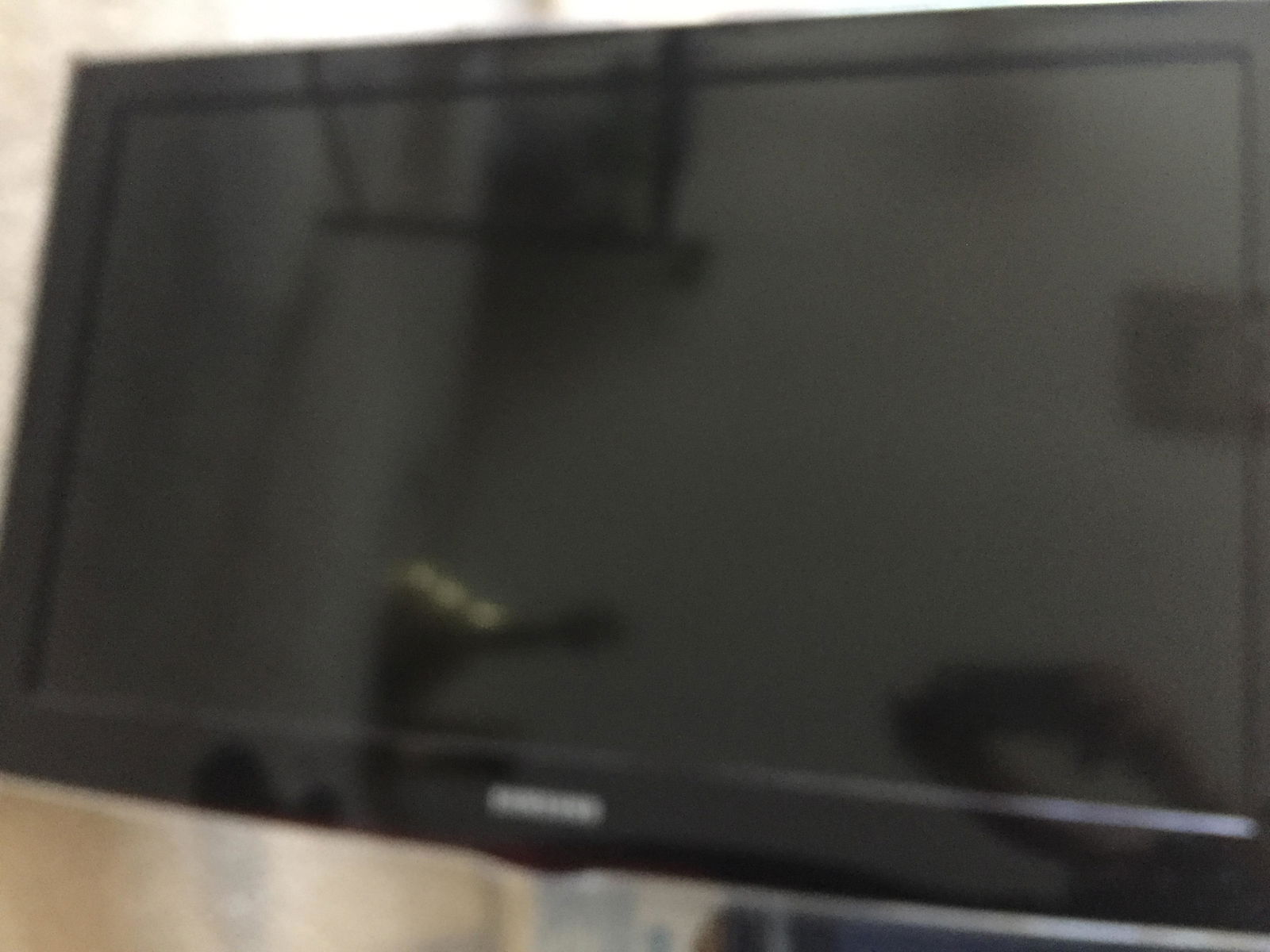 Samsung 32" TV (1 of 2)