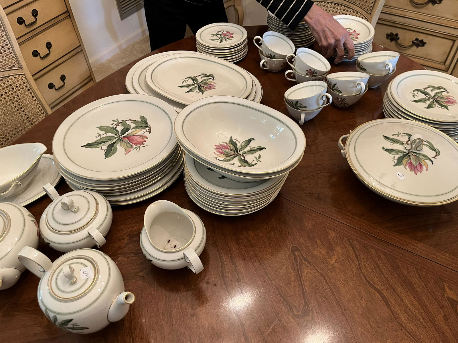 8pl.Set Bavarian China'Blossoms of Spring' (1 of 3)